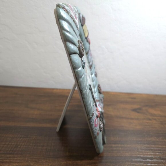 Sewing-Themed Resin Frame 4"x6" 3D Decorative Buttons Scissors Thread Spool - Picture 7 of 8